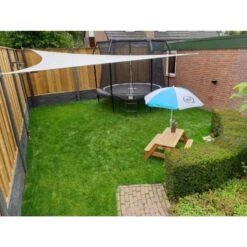 Shadow Comfort Driehoek 2x2x2m Sahara Sand -Tuinmeubelwinkel 1000013770 0111