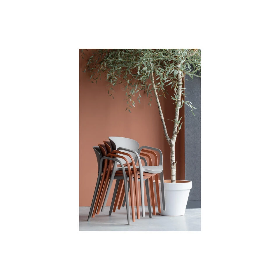 WOOOD Tuinstoel Bent - Kunststof - Taupe - Set Van 4 4 WOOOD Tuinstoel Bent - Kunststof - Taupe - Set Van 4 - Afbeelding 2
